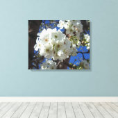 Witte bloesem I Ornamental Pear Tree Canvas Afdruk (Insitu (Houten vloer))