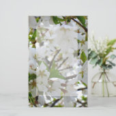 Witte bloesems, bloeiende kersenboom briefpapier (Staand voorkant)