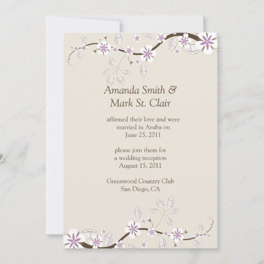 Witte bloesems en lavenderbloesems op het posthuwe kaart (Voorkant)