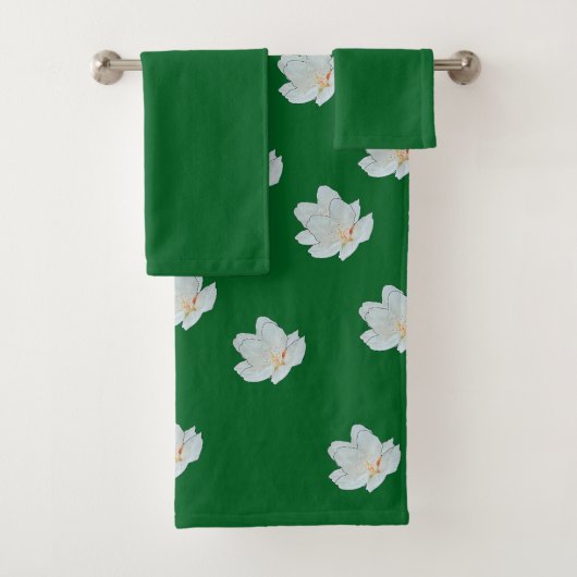 Witte Bloesems Op Bos Groen   Bad Handdoek (Insitu)