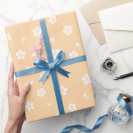 Witte bloesems op geel patroon cadeaupapier