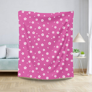 Witte bloesems op Hot Pink Sherpa Deken