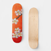 Witte bloesems op oranje rode lente achtergrond persoonlijk skateboard (Voorkant)