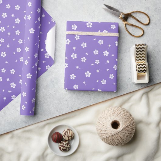 Witte Bloesems op Paars Cadeaupapier (Crafts)