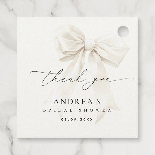 Witte Boog Elegante Script Bruidsmeisjesfeest Beda Bedankjes Labels (Achterkant)