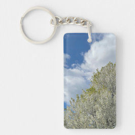 Witte boom blauwe lucht wolken foto sleutelhanger