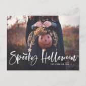 Witte borstel belettering overlay Spooky Halloween Feestdagenkaart (Voorkant)