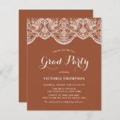 Witte Brocade Kant Terracotta Afstuderen Invite (Voorkant / Achterkant)