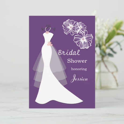 Witte bruiloft op paars Vrijgezellenfeest Invite Kaart (Staand voorkant)