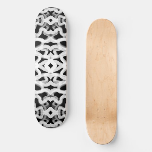 Witte buisleidingen op zwart persoonlijk skateboard (Voorkant)
