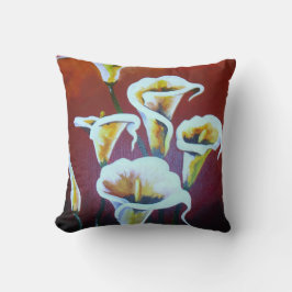 Witte Calla Lilies artistieke snijbloemen op bruin Kussen