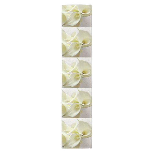 Witte calla lilies van boven Lijst Runner Korte Tafelloper (Voorkant)
