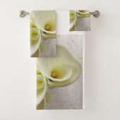 Witte calla lilies van bovenaf bad handdoek (Insitu)