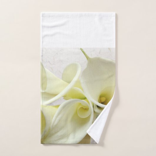 Witte calla lilies van bovenaf bad handdoek (Handdoek)