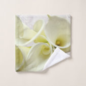 Witte calla lilies van bovenaf bad handdoek (Wasdoekje)