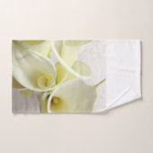 Witte calla lilies van bovenaf bad handdoek (Handdoek)