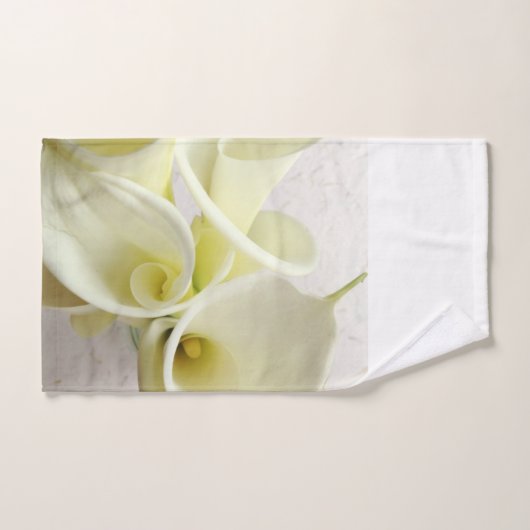 Witte calla lilies van bovenaf bad handdoek (Handdoek)