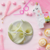 Witte calla lilies van bovenaf papieren bordje (Feest)