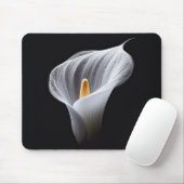 Witte Calla Lily op zwart Muismat (Met muis)