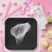 Witte Calla Lily op zwart Papieren Bordje (Feest)