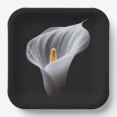 Witte Calla Lily op zwart Papieren Bordje (Voorkant)