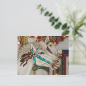 Witte carrousel paard met blauw afbeelding met bri briefkaart (Staand voorkant)
