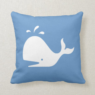 witte CARTOON walvis op blauwe kussen