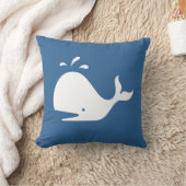 witte CARTOON walvis op een middelblauwe kussen (Deken)