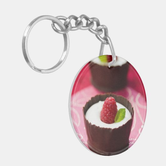 Witte chocolademousse dessert sleutelhanger (Voorkant Links)