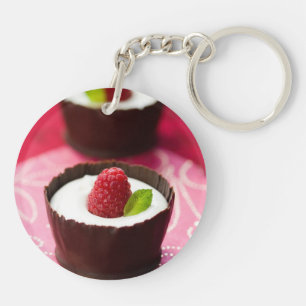 Witte chocolademousse dessert sleutelhanger