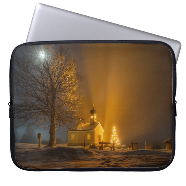 WITTE CHURCH EN BROWN TREE LAPTOP SLEEVE (Voorkant)