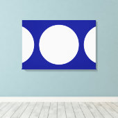 Witte cirkels op blauw canvas afdruk (Insitu (Houten vloer))