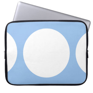Witte cirkels op lichtblauw laptop sleeve