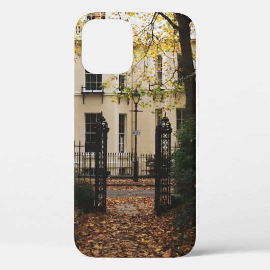 WITTE CONCRETE HUIS, OVERGELEID DOOR BOMEN TIJDENS Case-Mate iPhone CASE (Achterkant)