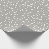 Witte Confetti Sprinkles op lichtgrijs Cadeaupapier (Hoek)