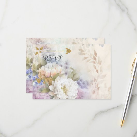 Witte dahlia’s met Paarse en blauwe accenten RSVP Kaartje (Voorkant / Achterkant in situ)