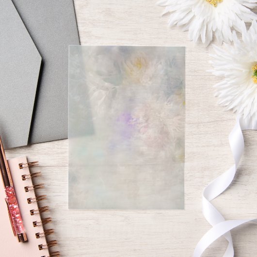 Witte dahlia’s met Paarse en blauwe accenten Vellum Uitnodigingen (Huwelijk)