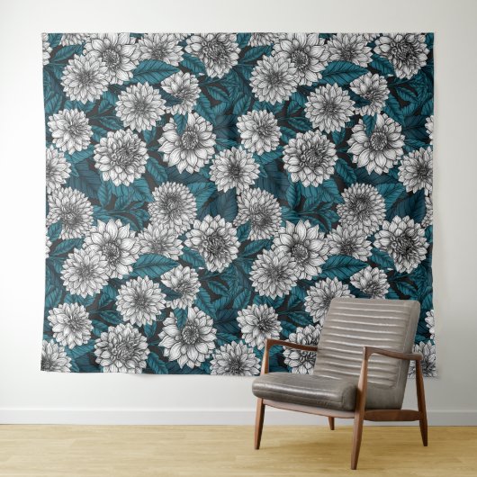 Witte Dahlia tuin/ blauwe bladeren 2 Wandkleed (In Situ (horizontaal))