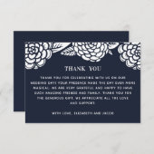 Witte dahlias. Moderne marinesblauwflorale bruilof Bedankkaart (Voorkant / Achterkant)