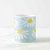 Witte Daisy Blauwe Achtergrond Naadloos Koffiemok (Center)