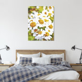 Witte Daisy Bloemen - Verpakte Kunst Canvas Afdruk (Insitu (Slaapkamer))