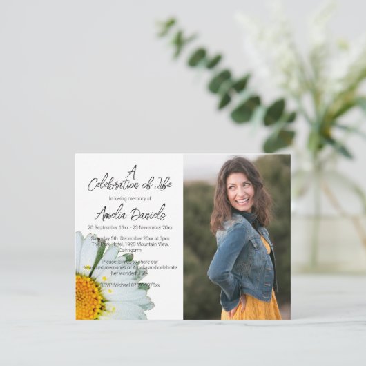 Witte Daisy Foto Viering van het Leven Kaart (Staand voorkant)