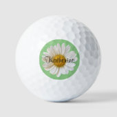 Witte Daisy met Aangepaste Naam op Sage Achtergron Golfballen (Voorkant)