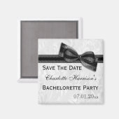 Witte Damask & Faux Bow Bachelorette Save The Date Magneet (Voorkant / Achterkant)