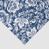 Witte  damast op marineblauwe achtergrond tissuepapier (Detail)