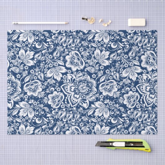 Witte  damast op marineblauwe achtergrond tissuepapier (Craft)