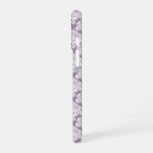 Witte Damast Stof Paarse Monogram & Naam Mooie iPhone 16 Hoesje (Linkerkant)