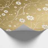 Witte delicate bloemen op gouden achtergrond cadeaupapier (Hoek)