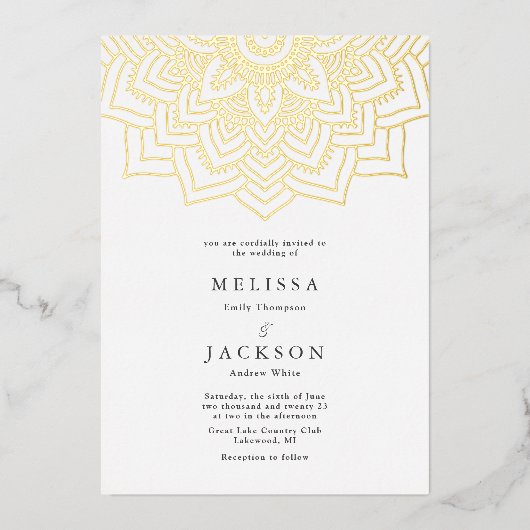 Witte Delicate gouden mandala Huwelijk Folie Uitnodiging (Voorkant)