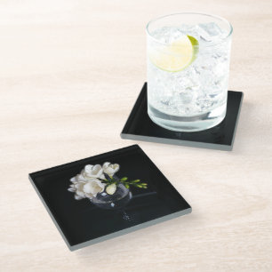 witte diepvriezer in een glas glazen onderzetter
